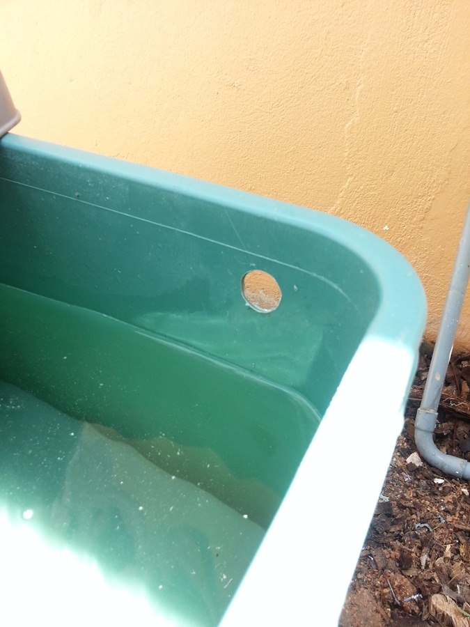 Отверстие в емкости